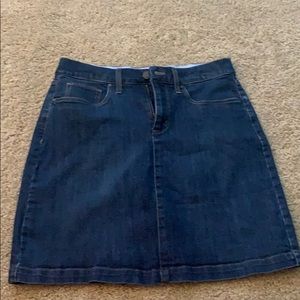 Croft&Barrow effortless stretch skirt Size 4